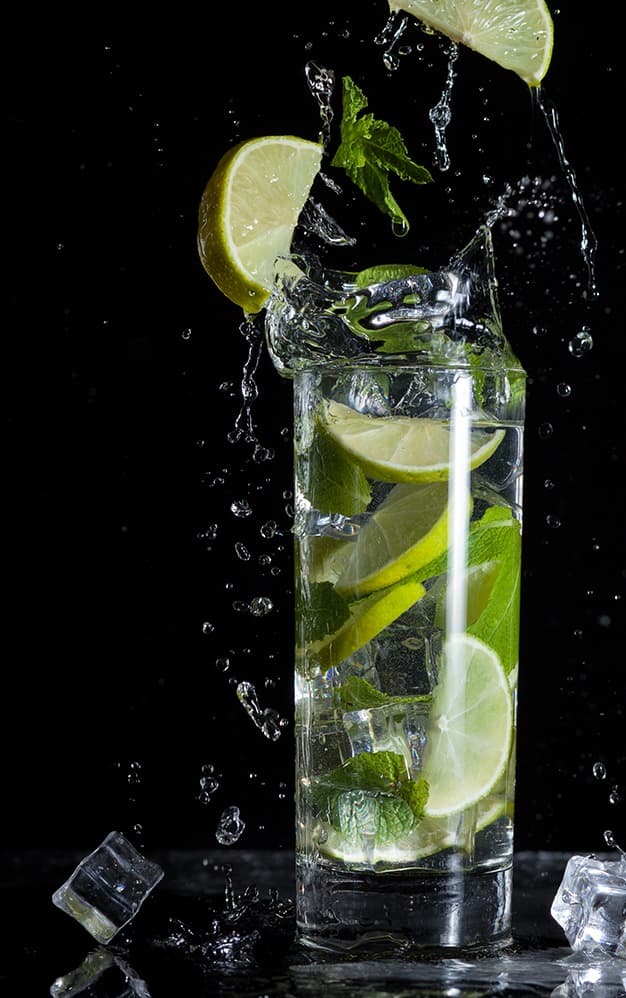 Longdrink mit Limette und Minze, hausgemacht in der Calabrese Cocktailbar